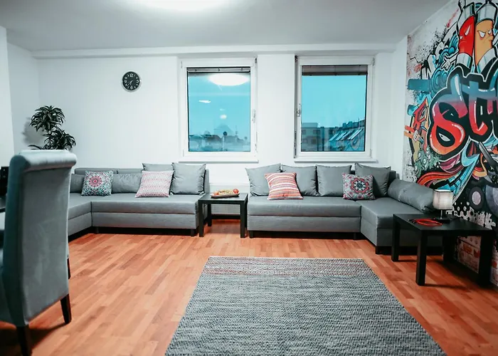 Shopping Center 8 Apartment *